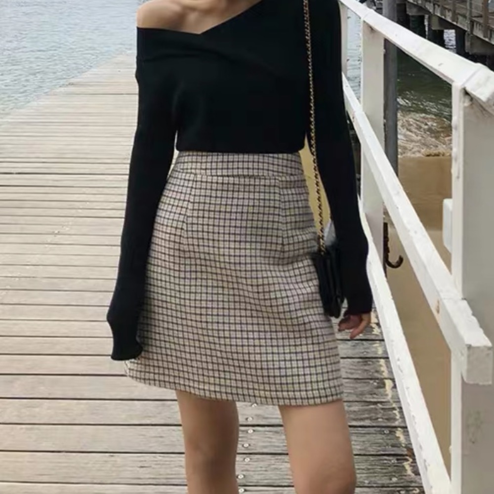 Wool mini skirt